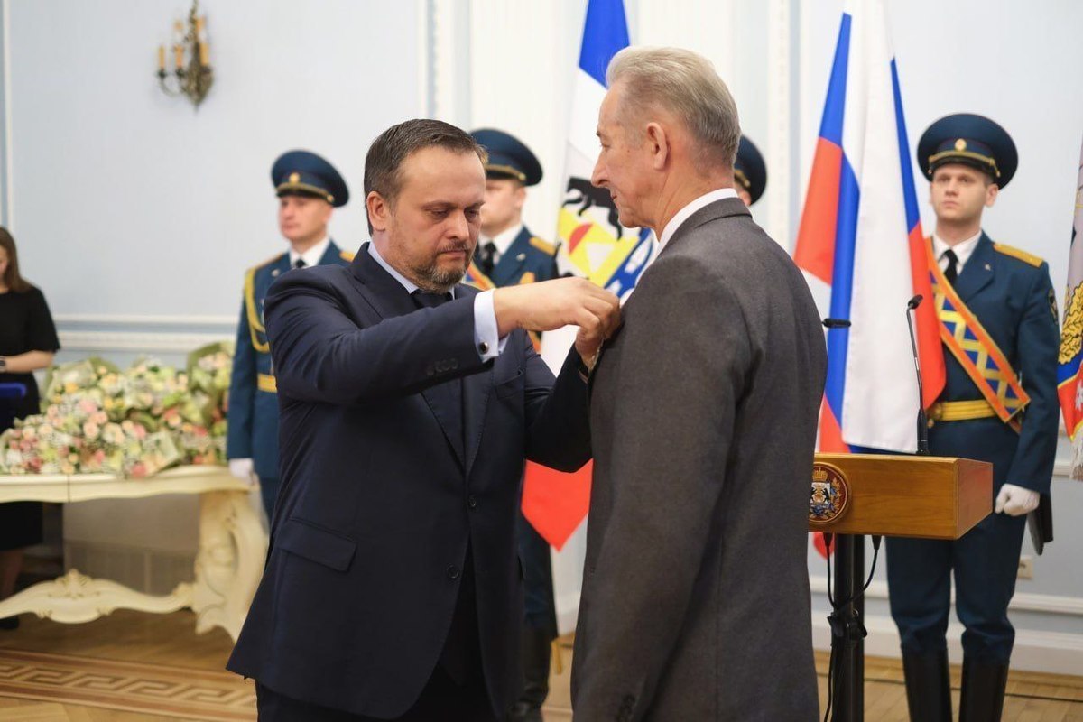 Андрей Никитин вручил новгородцам государственные и региональные награды