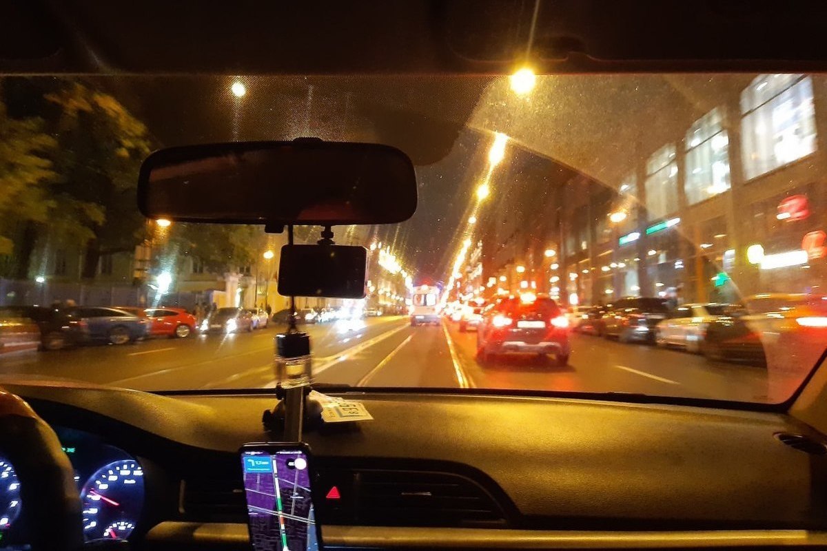 Долго, дорого, далеко: блогеры отправились из Владивостока в Петербург на такси