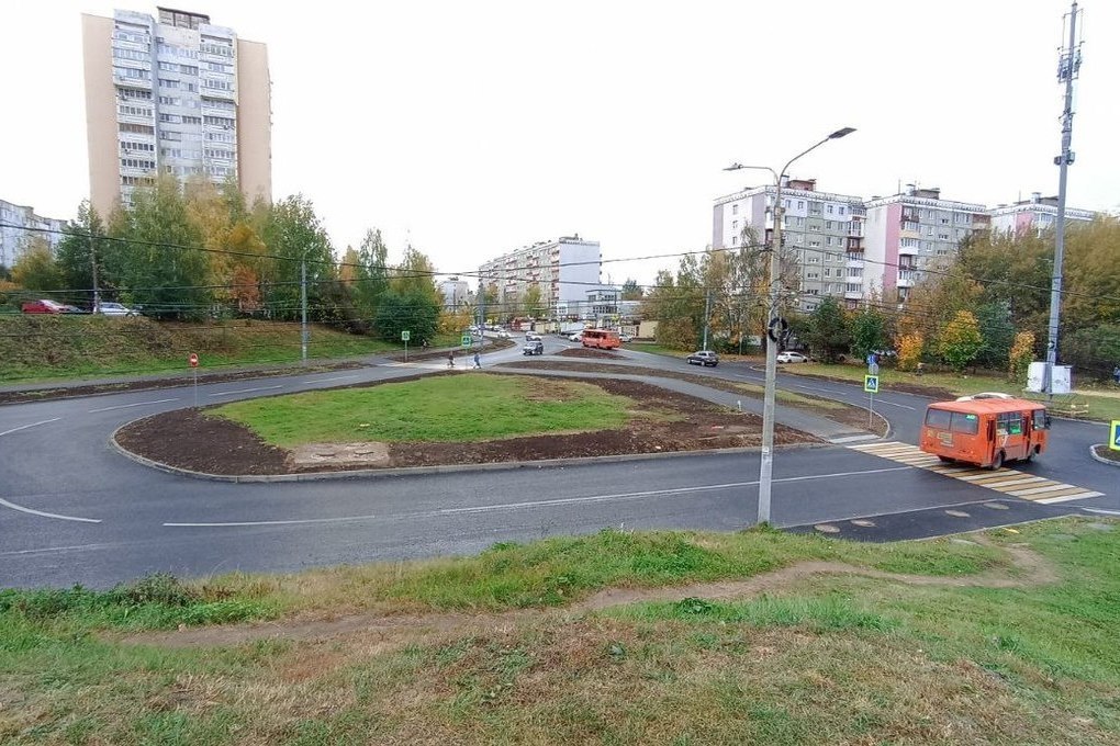 Круговое движение сделали на перекрестке улиц Верхне-Печёрской и Германа Лопатина