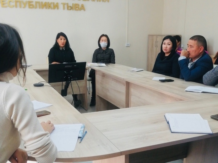 В Туве усилят работу по формированию банка данных о детях, оставшихся без попечения родителей