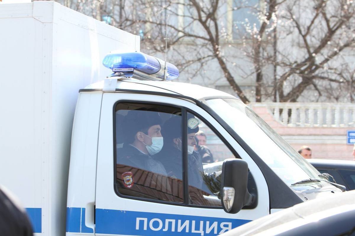 Дагестанец с ножом напугал полицейских