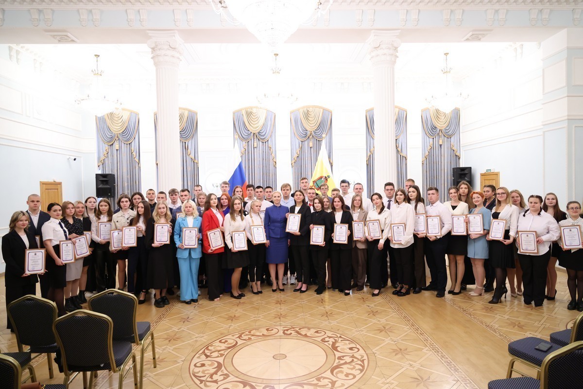 Рязанским студентам вручили именные стипендии губернатора