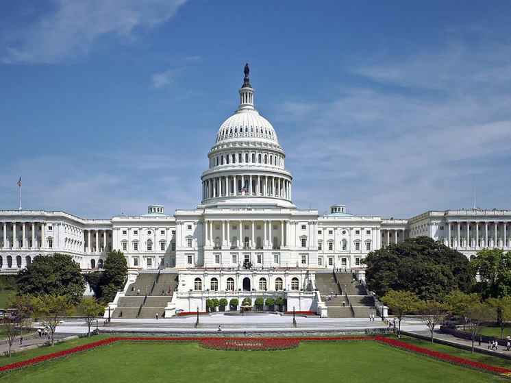 СМИ: в Конгрессе США готовят пакет помощи Украине на $50-100 млрд