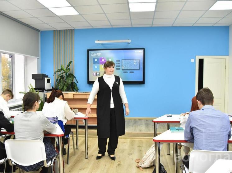 Мэр Вологды Сергей Воропанов посетил профильный класс РЖД в школе №5