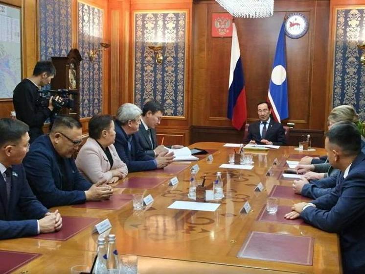 Глава Якутии обсудил с руководством республики поддержку военнослужащих