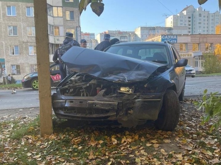 В Барнауле пьяный водитель пытался скрыться от росгвардейцев и устроил ДТП