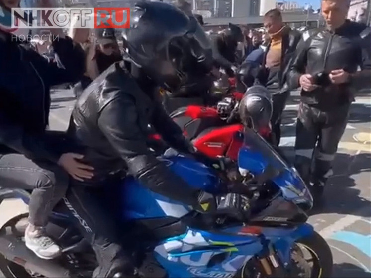 В Приморье после закрытия байкерского сезона погибли молодой мотоциклист и его спутница