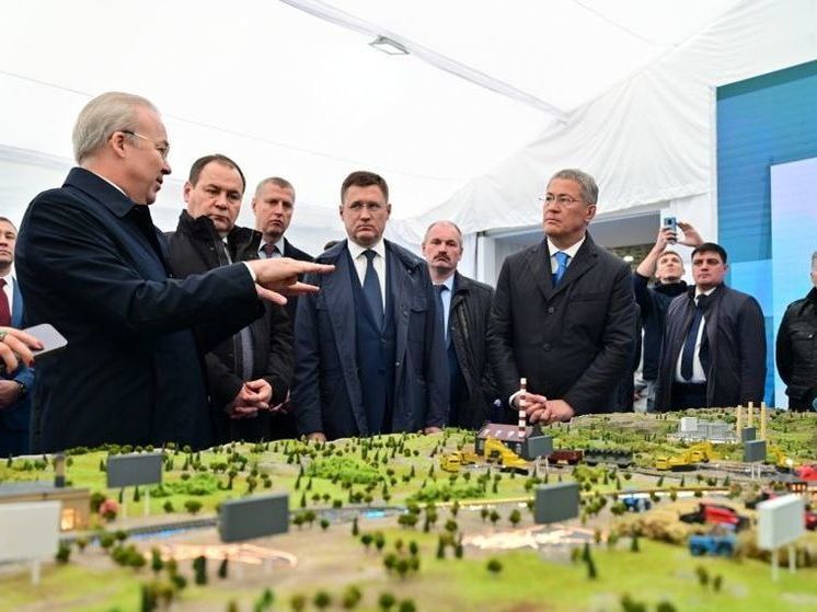 Александр Новак ознакомился с проектами строительства в Башкирии подстанции и железной дороги