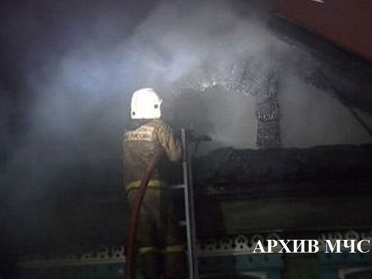 Почти три часа костромские пожарные тушили возгорание частного дома