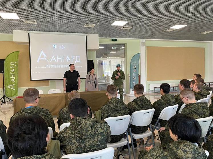 Школьники Сахалинской области встретились с ветераном СВО в рамках проекта «Урок мужества»