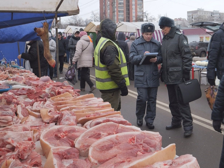 На ярмарке в п. Хомутово торговали мясом сомнительного происхождения