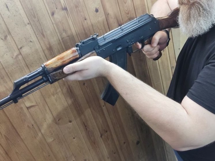 Полиция поймала мужчину, стрелявшего из самодельного пистолета в кафе в Усть-Луге