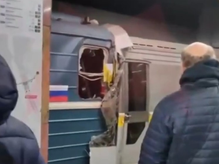 Названа причина столкновения поездов в московском метро