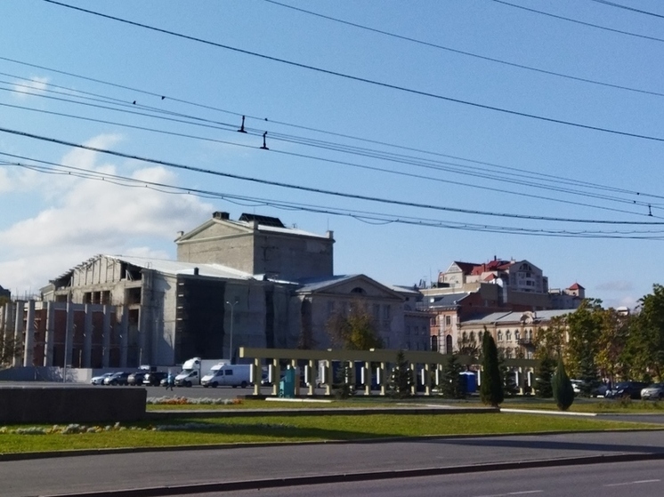 Правительство Саратовской области через суд расторгает договор с подрядчиком театра оперы и балета