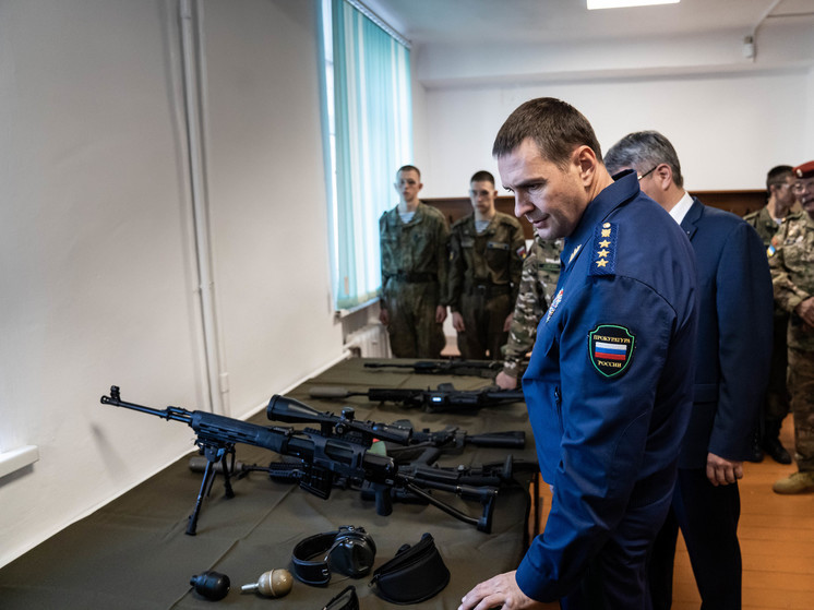 Замгенпрокурора России посетил в Улан-Удэ центр военной подготовки