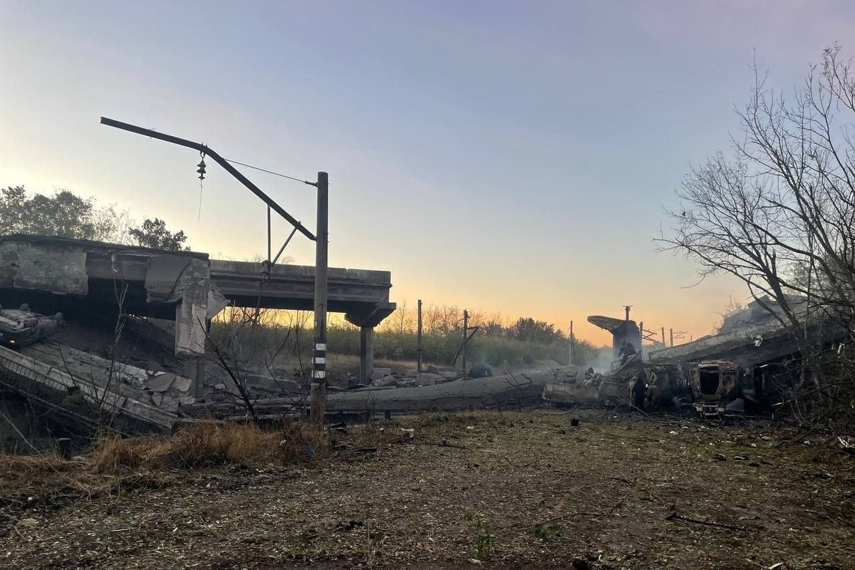 ВСУ разрушили мост между Ясиноватой и Горловкой