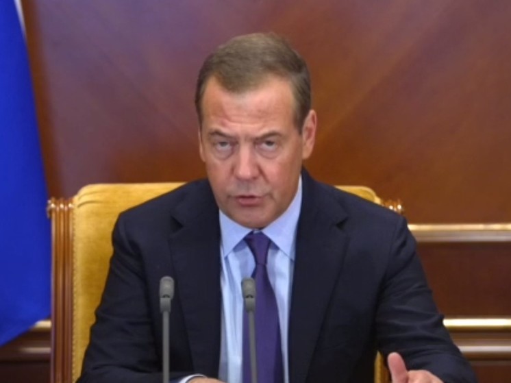 Медведев назвал число контрактников на СВО в 2023 году