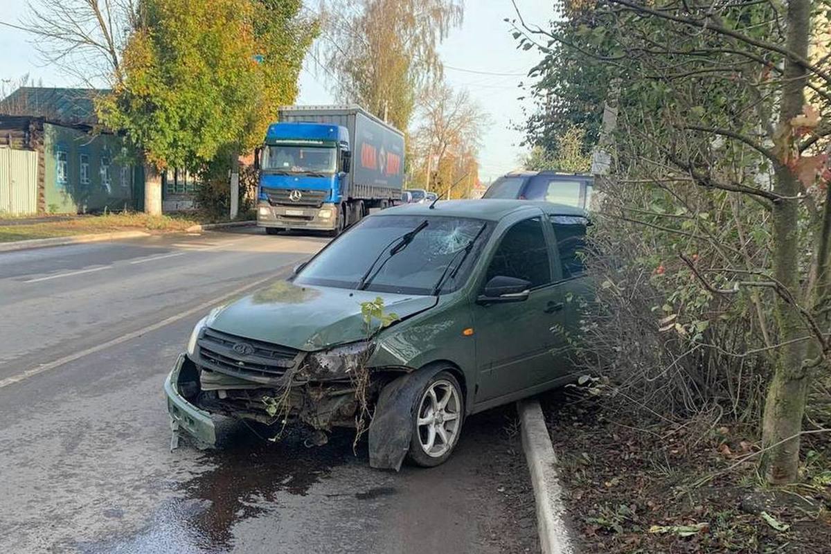 Костромские ДТП: водитель «Лады» в Нерехте пострадал из-за пренебрежения светофором
