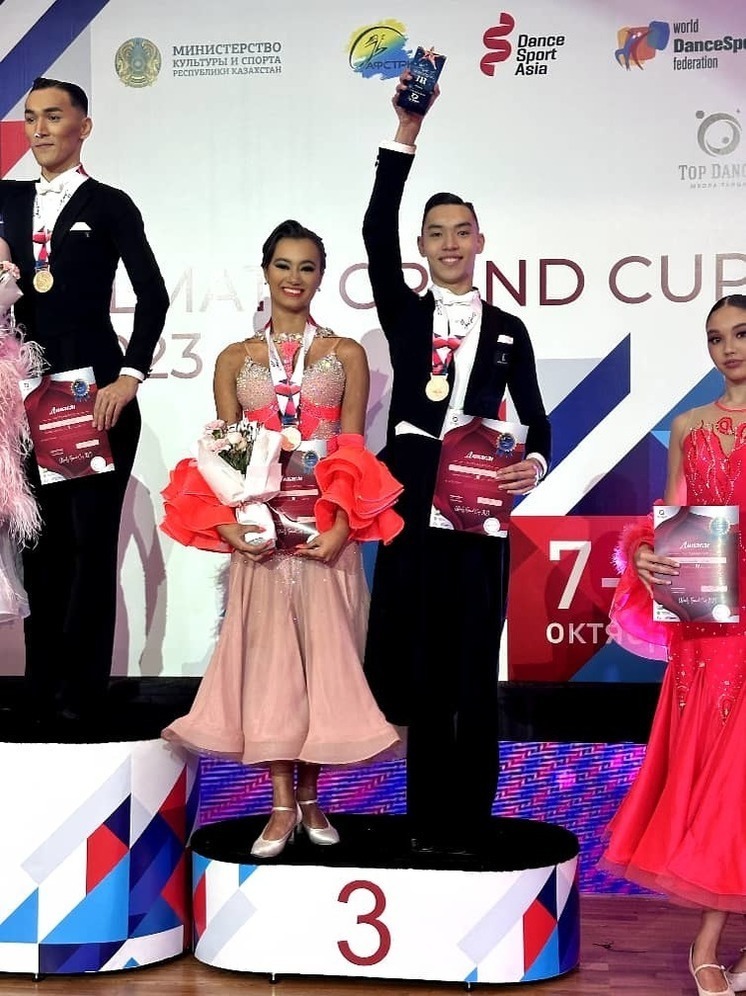 Кыргызстанцы победили на международном турнире по танцам в Казахстане