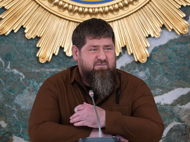 Кадыров опубликовал видео встречи с сжегшим Коран Журавелем