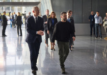 Появление президента Украины Владимира Зеленского на заседании министров обороны стран НАТО в Брюсселе вызывало вопросы у журналистов, так как на таких форумах обычно принимают участие более низко поставленные представители