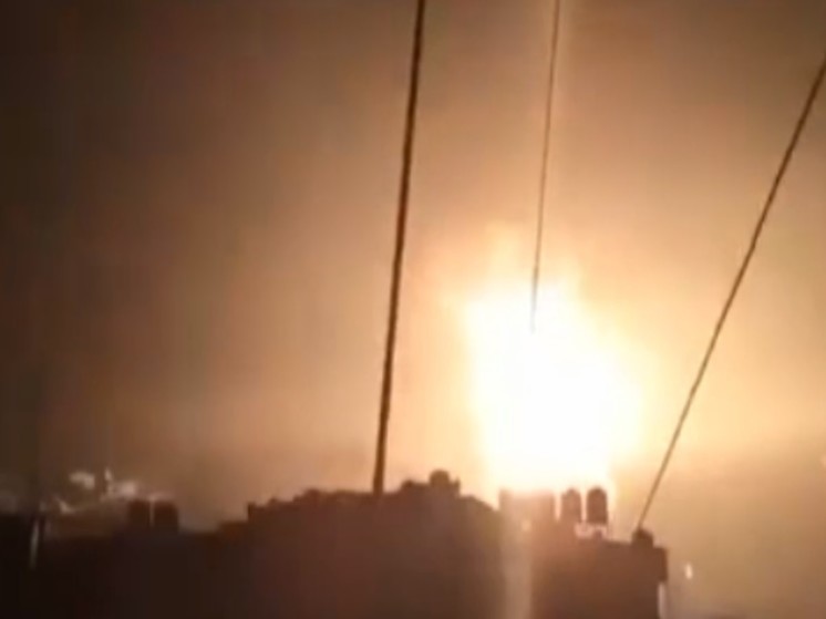 Армия Израиля наносит массированные ночные удары по сектору Газа