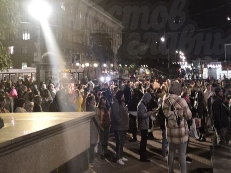 Ростовчане снова пожаловались на огромные очереди на автобусы на Центральном рынке