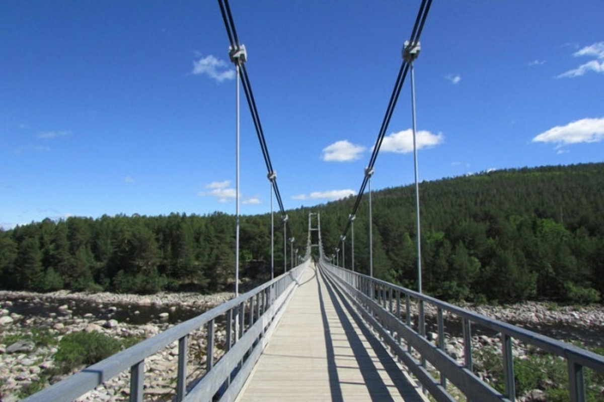 В Кандалакше могут отремонтировать подвесной мост через реку Нива