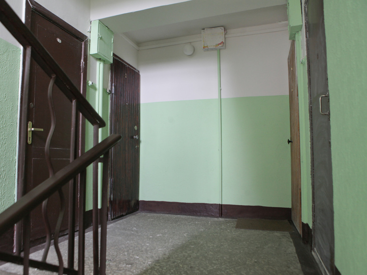 Новгородские судебные приставы взыскали 62 штрафа за нарушение тишины ночью