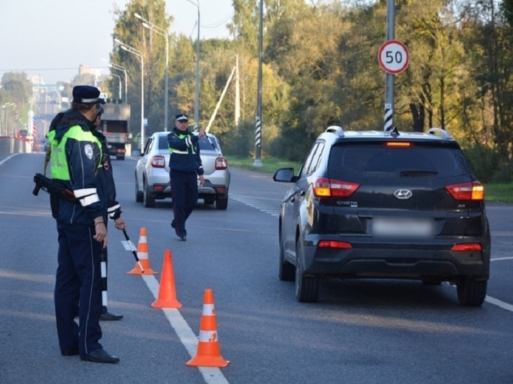 В Смоленске 14 октября дорожная полиция проверит водителей