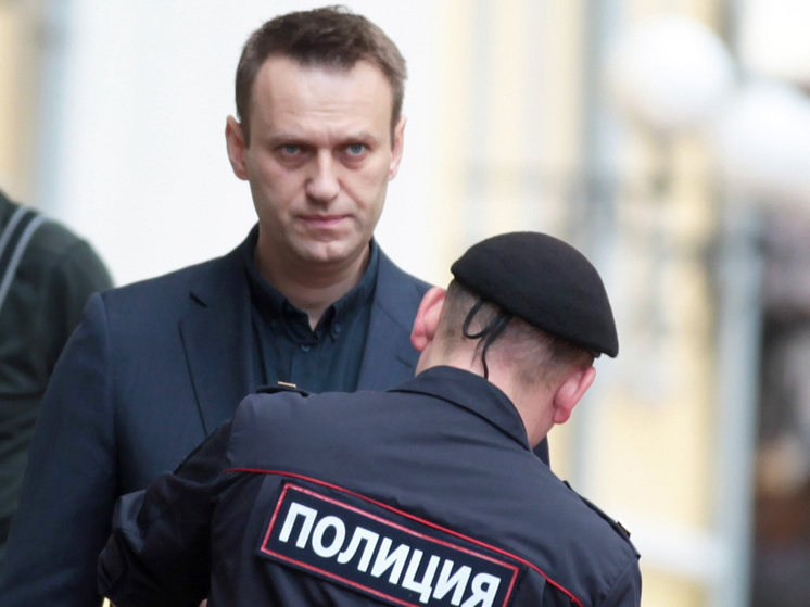 Суд отправил в СИЗО адвоката Навального Сергунина