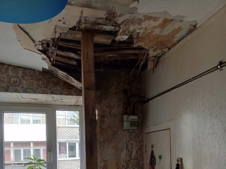 Прокуратура проводит проверку из-за обрушения потолка в квартире в Советске