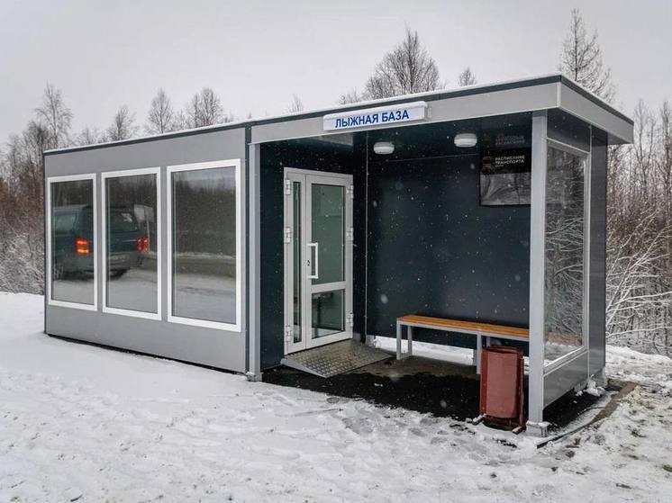 В Салехарде 3 теплые остановки установили у лыжной базы