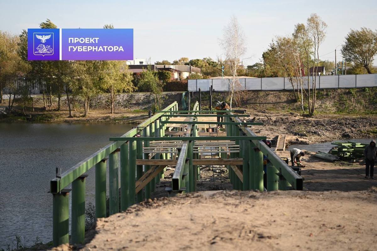 До конца ноября строители завершат делать пешеходный мост через Северский Донец в Белгороде