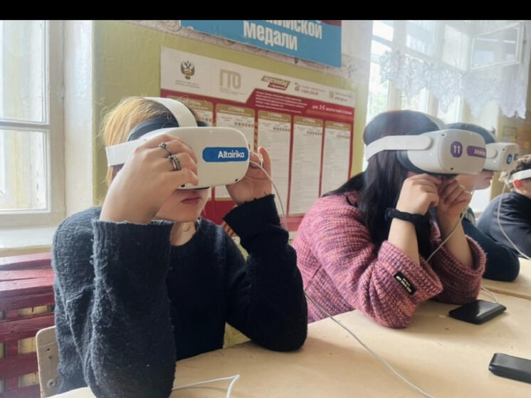 Смоленские школьники изучают ПДД с помощью VR-технологий