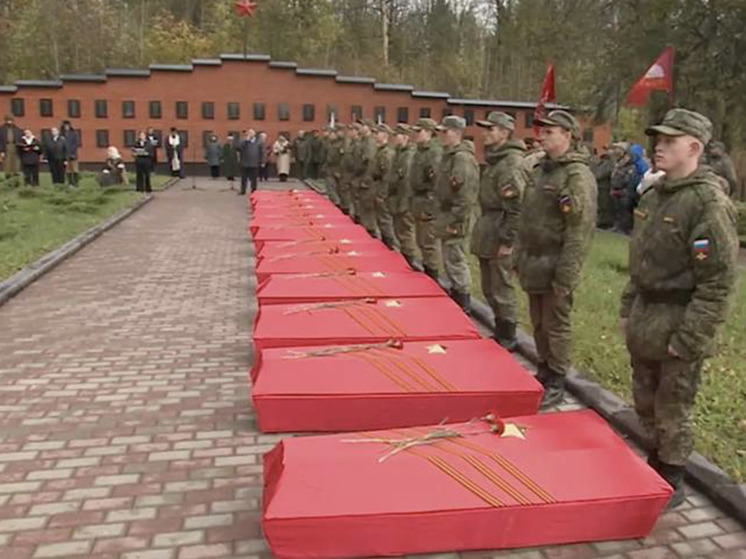 В Подмосковье торжественно похоронили 48 погибших в войну бойцов Красной армии
