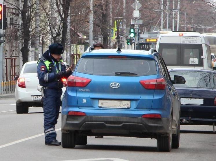 На Кубани дорожные инспекторы спасли мужчину с инсультом