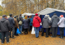 Осенний сезон продовольственных ярмарок продолжается в Барнаул. Товарооборот последней ярмарки (14 октября) составил 10,5 млн рублей, сообщает пресс-центр мэрии города.