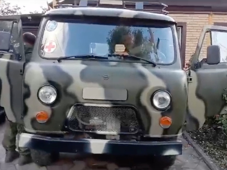 Жители Охи отправили в зону СВО подготовленную «буханку»