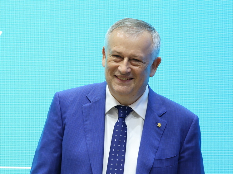 Дрозденко поздравил ленинградцев с Днем работников дорожного хозяйства