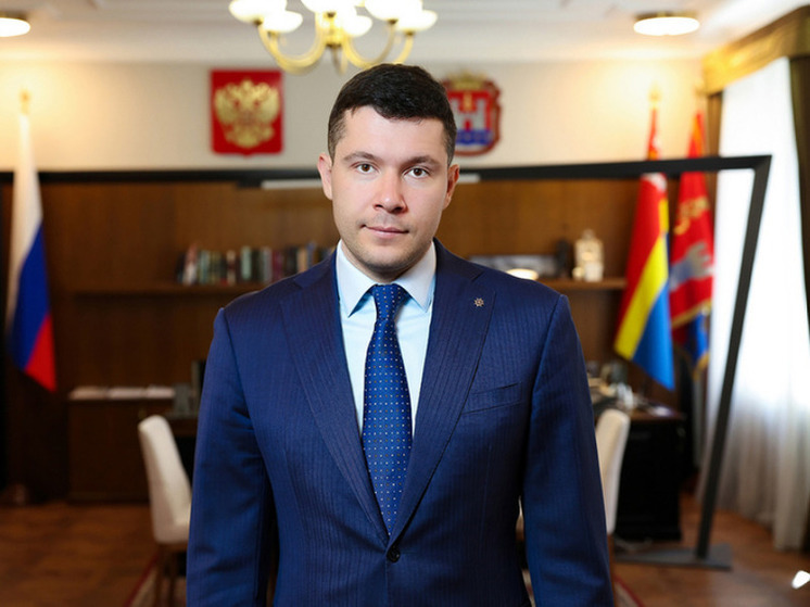 Алиханов поздравил калининградцев с Днем работников дорожного хозяйства