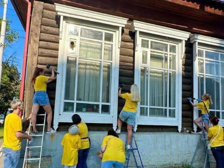 «Дом Колчака» отреставрировали екатеринбуржцы в рамках волонтерского фестиваля