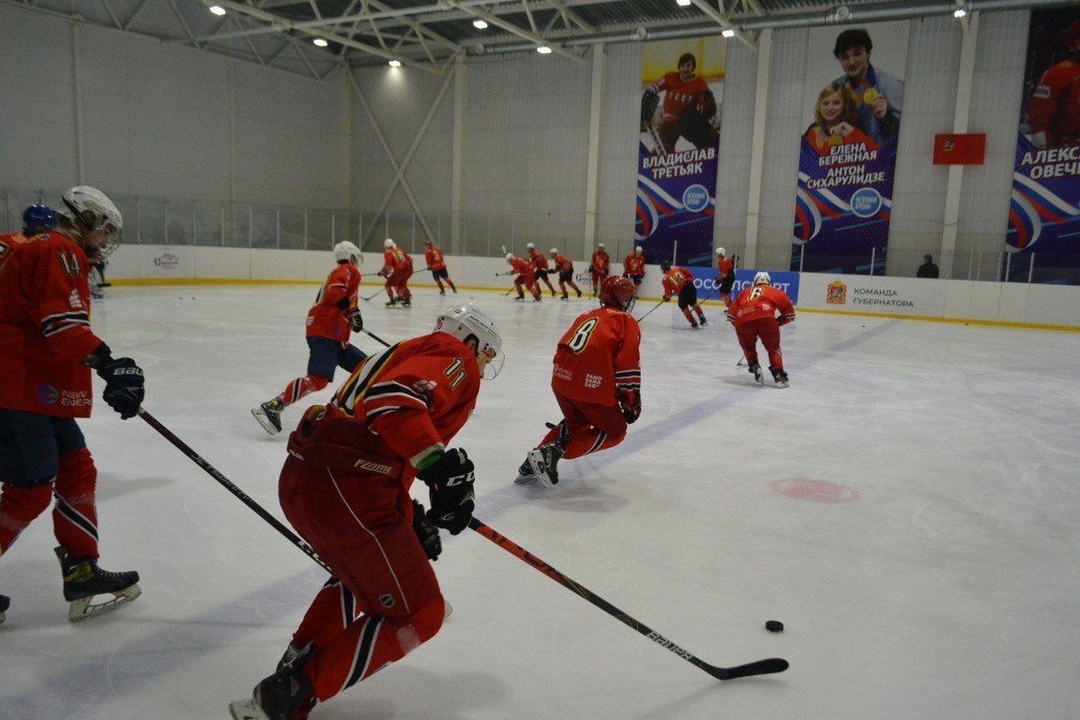 Новый сезон чемпионата по хоккею среди студенческих команд стартовал в Серпухове