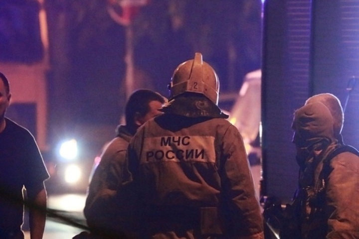 В Азове в ночь на 25 октября сгорела легковушка