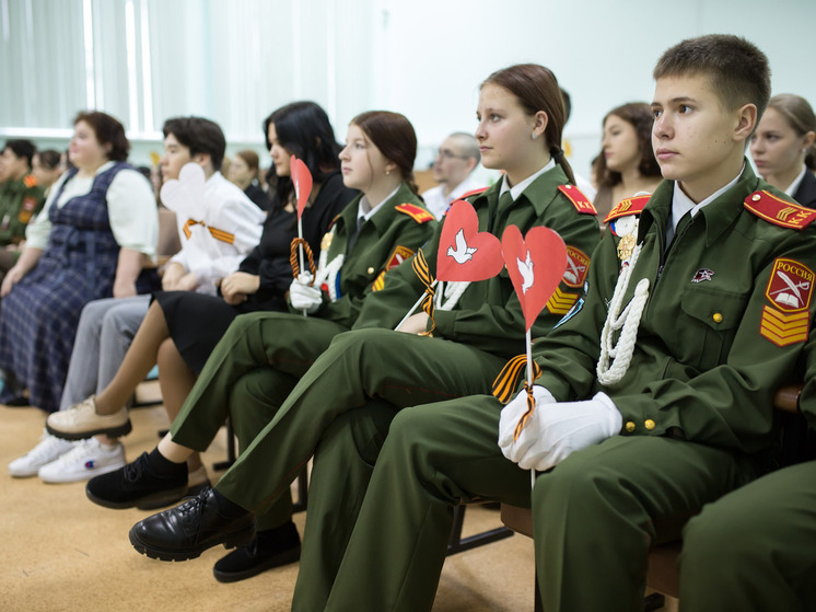 Для школьников Сургута провели «Откровенный разговор с отцом героя»