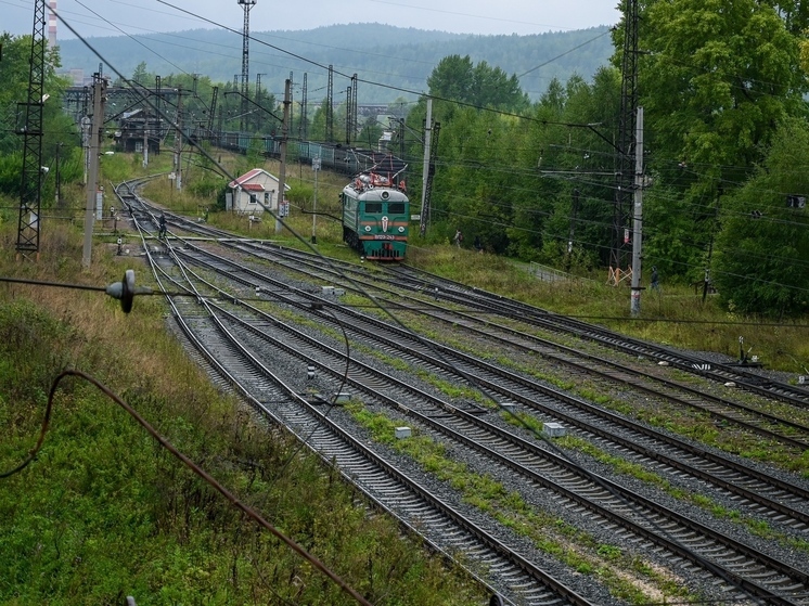 Под Златоустом грузовой поезд сбил пенсионерку
