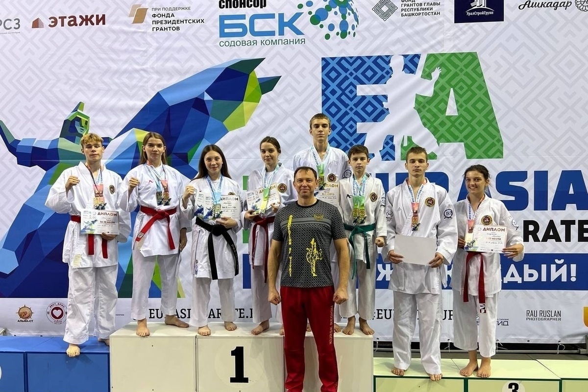 Курские каратисты завоевали 11 медалей на соревнованиях в Башкортостане