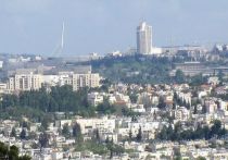 Пресс-служба военного ведомства Израиля проинформировала о сигналах воздушной тревоги, которые звучат в центре страны, в том числе, в Тель-Авиве, а также в городе Иерусалиме