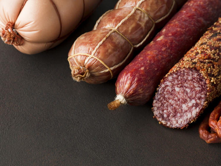 Сальмонеллу нашли в колбасе мясокомбината в Петрозаводске