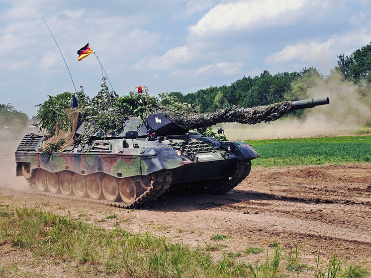 Литва будет ремонтировать поврежденные на Украине танки Leopard